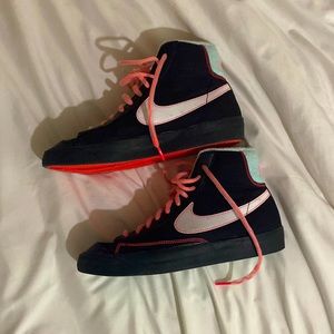 Nike Blazers Mid 77 Black Crimson Kids Size 6